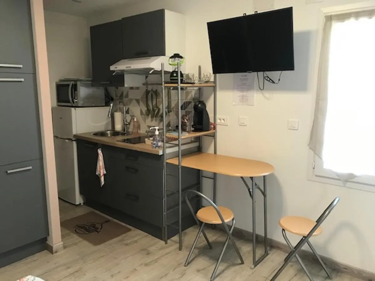 Appartement Studio à 2 mn à pieds de la plage à La Seyne-sur-Mer