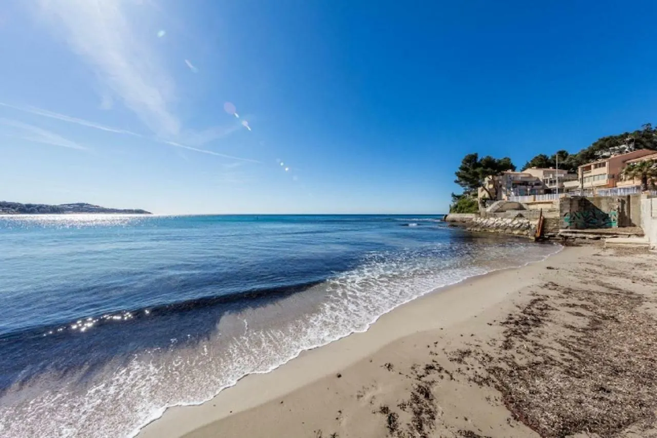 Appartement Studio à 2 mn à pieds de la plage à La Seyne-sur-Mer France